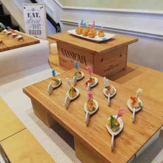 ウェルカムパーティーではピンチョスやカプレーゼなど。