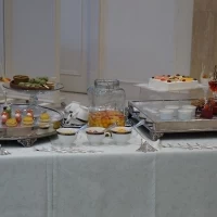 美味しそうなケーキが並んでます