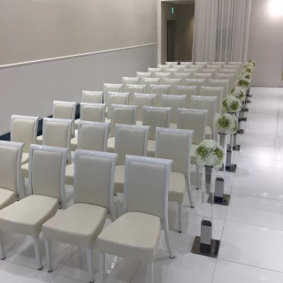 チャペルにゲストが座る椅子です。
