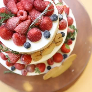 プランナーさんと相談してケーキを決めることができます