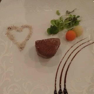 塩は美味しかったが、バルサミコソースが苦手な味だった