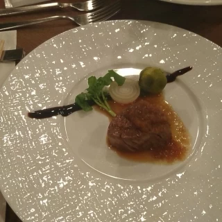 お肉は美味しかったが、付け合わせが微妙だった