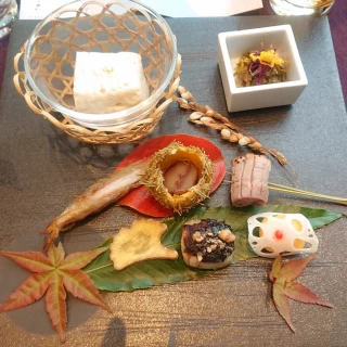 秋の彩りを感じる一品