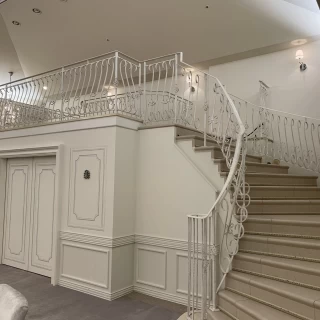 螺旋階段から登場する演出も見させて頂きました。