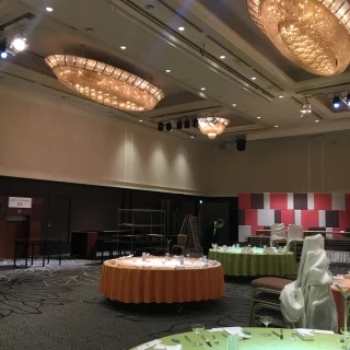 ふたつに仕切ることができる会場