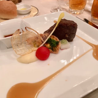 メインの肉料理