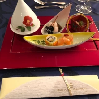 披露宴中の料理。