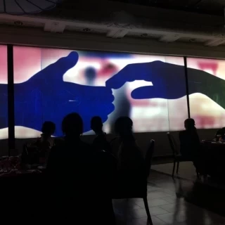 プロジェクション(3面スクリーン)