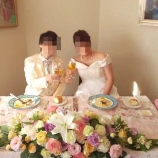 華やかで落ち着いた雰囲気のテーブルです。