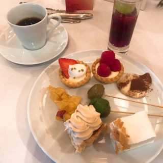 大好評のデザートビュッフェ