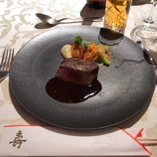メインの肉料理