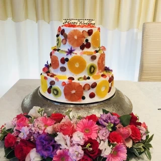 カラフルでとってもキュートなケーキでした