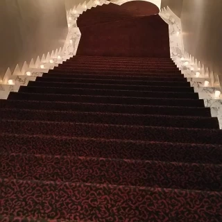 ラトーンにつながる階段。下から撮っても写真映えします。
