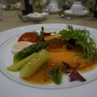 前菜！野菜も魚も新鮮で、とーっても美味しかったです！