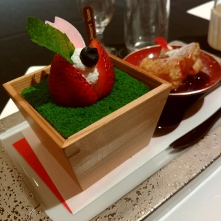 升に入った抹茶ティラミス。