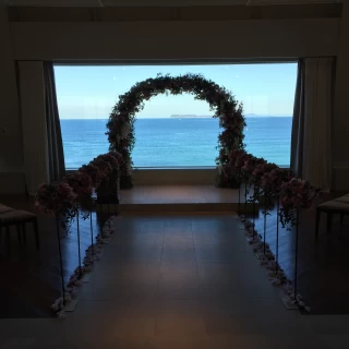 海が見えるチャペルが素敵
