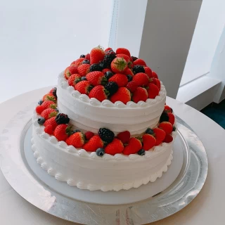 このケーキは10万円ほどでした。