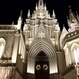 夜のチャペルは、雰囲気抜群♡