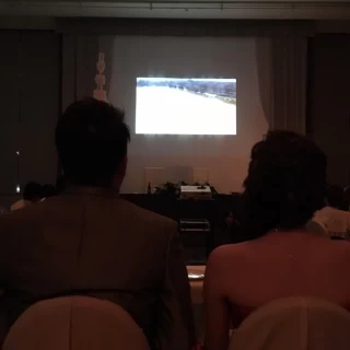 大きなスクリーンがあり、余興を楽しむことができました！