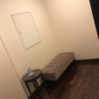 チャペルの脇の部屋。小さいお子様連れのゲストが利用できる