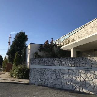 入場口