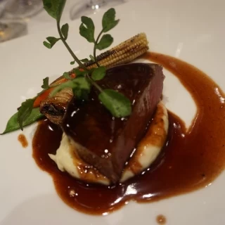 メインのお肉料理