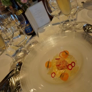 はじめの料理。さわやかなジュレは夏婚にぴったりだと思う。