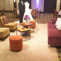 真ん中に新郎新婦が座るスタイル
