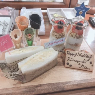 メイク中にご飯が出ました！