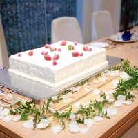 一人1,000円相当のウエディングケーキ