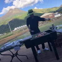 2部ではテラスでお肉、海鮮などでBBQをしていただきました