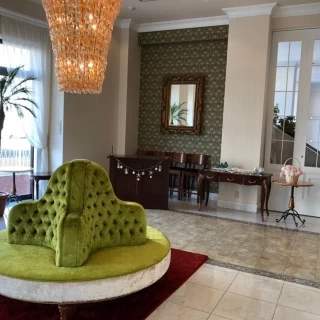 ロビもオシャレ