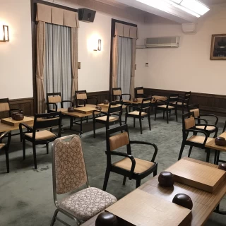 控室（普段は囲碁室のようです。）