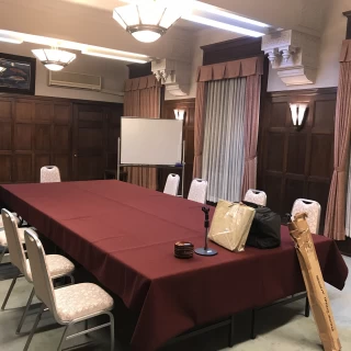 会議室がたくさんあり、全て使えるようです。
