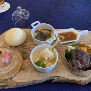 料理の試食です。美味しかったです。