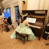 余興は父のチェロと新婦のピアノ演奏をしました。