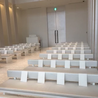 真っ白でクールです