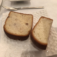 ホワイトブレッドとくるみパン。パンは4種より選択します。