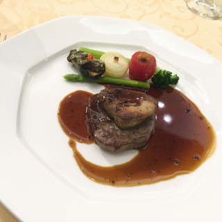 フレンチ料理のお肉料理です。