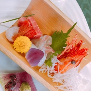 お刺身も美味しかった。
