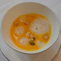 ピーナッツかぼちゃのスープ。甘くて美味しかったです。
