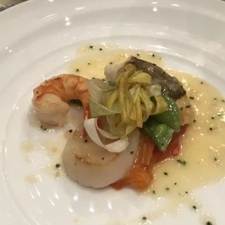 シーフードと季節野菜のソテー チャイブバターソース