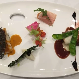 前菜、メイン。ブライダルフェア のお料理です。