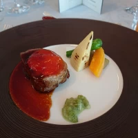 お肉料理。