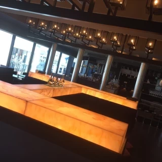 通常はカフェとして使用。二次会会場として貸切にもできます