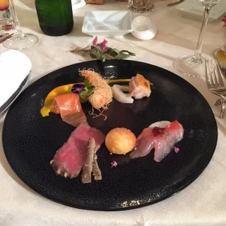 披露宴が始まるまでの間に食べることができました。