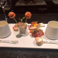 試食会でのお料理は非常におしゃれで美味しかったです。