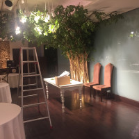 高砂にあたる場所に木が生えています。