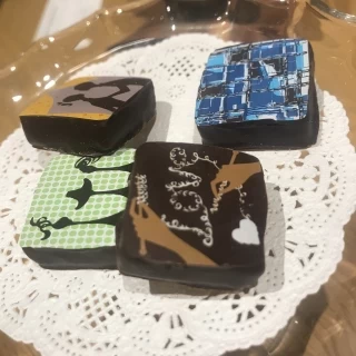 引出物にも使えるマリベルのチョコレートの試食がありました。