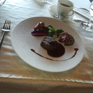 肉料理です。